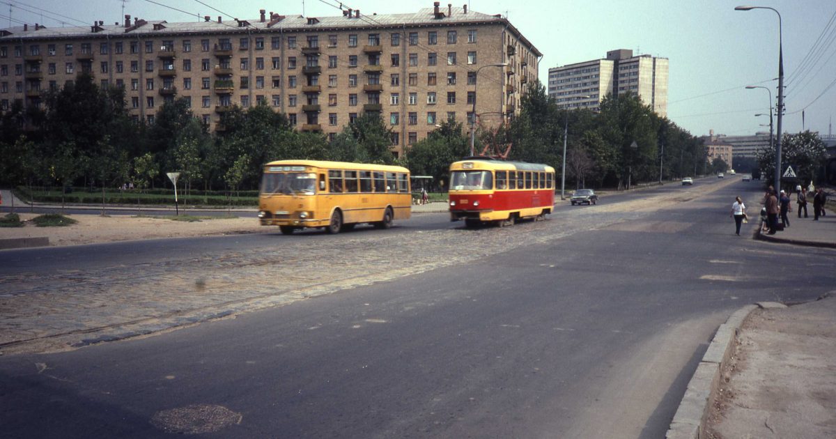 От стены к стене: кольцевой маршрут «нового политического мышления» || Подкаст «Мировой факультет»